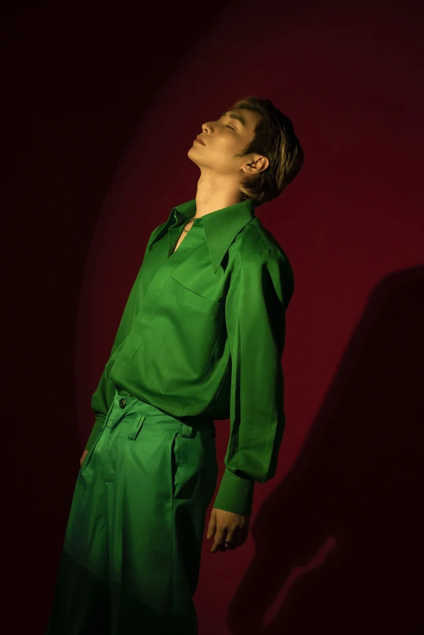 Isaac revealed he used to sleep only two hours to practice new songs. – Getaran pic