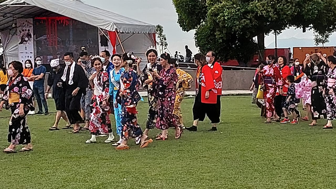 Visitors were dressed to the nines in their kimono and yukata. – IAN MCINTYRE/The Vibes pic