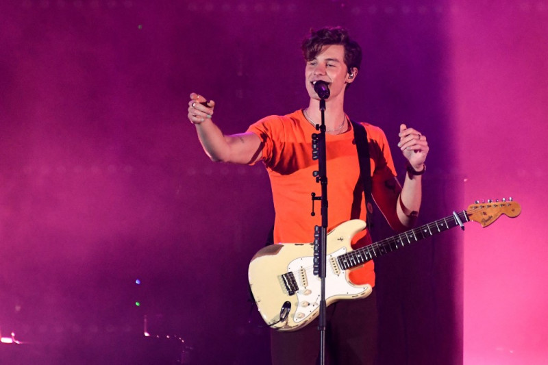 Shawn Mendes cancels tour to take time off