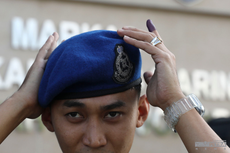 [PHOTOS] Johor polls kick off with early voting