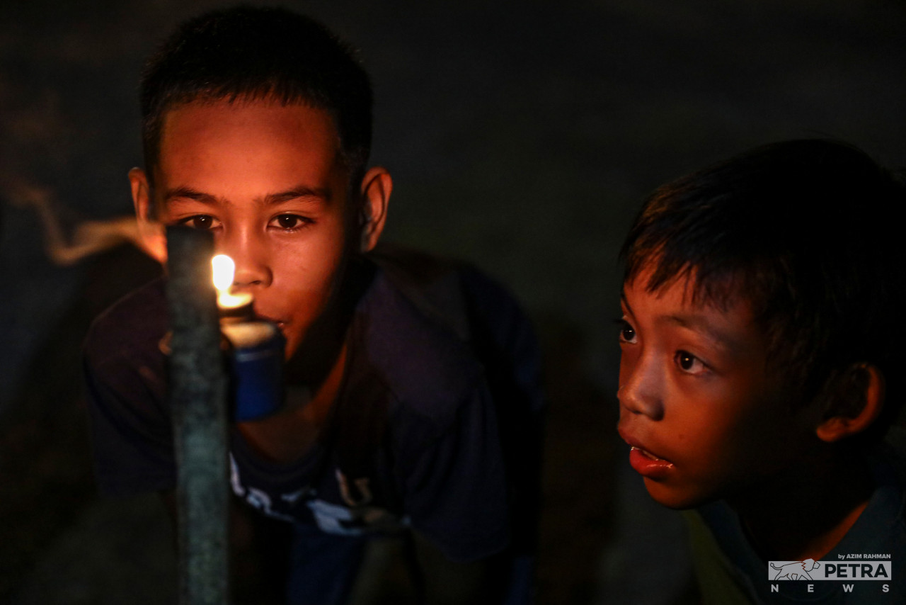Brimming with excitement and wonder, children in the village are most eager to celebrate Hari Raya Aidilfitri this year. – AZIM RAHMAN/The Vibes pic, May 2, 2022