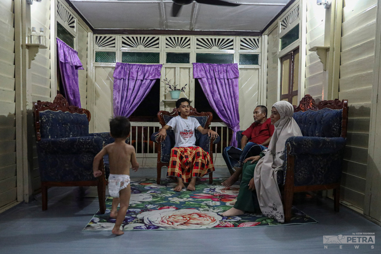 For the Tabri family, this Hari Raya is especially meaningful as they have been unable to celebrate the occasion properly in the past two years due to Covid-19 restrictions. – AZIM RAHMAN/The Vibes pic, May 2, 2022