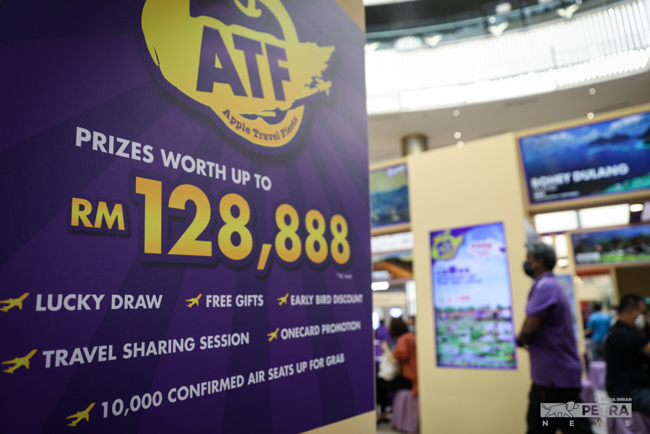 (Above and below) ATF2022 customers are also eligible to win prizes worth up to RM128,888. – SYEDA IMRAN/The Vibes pic