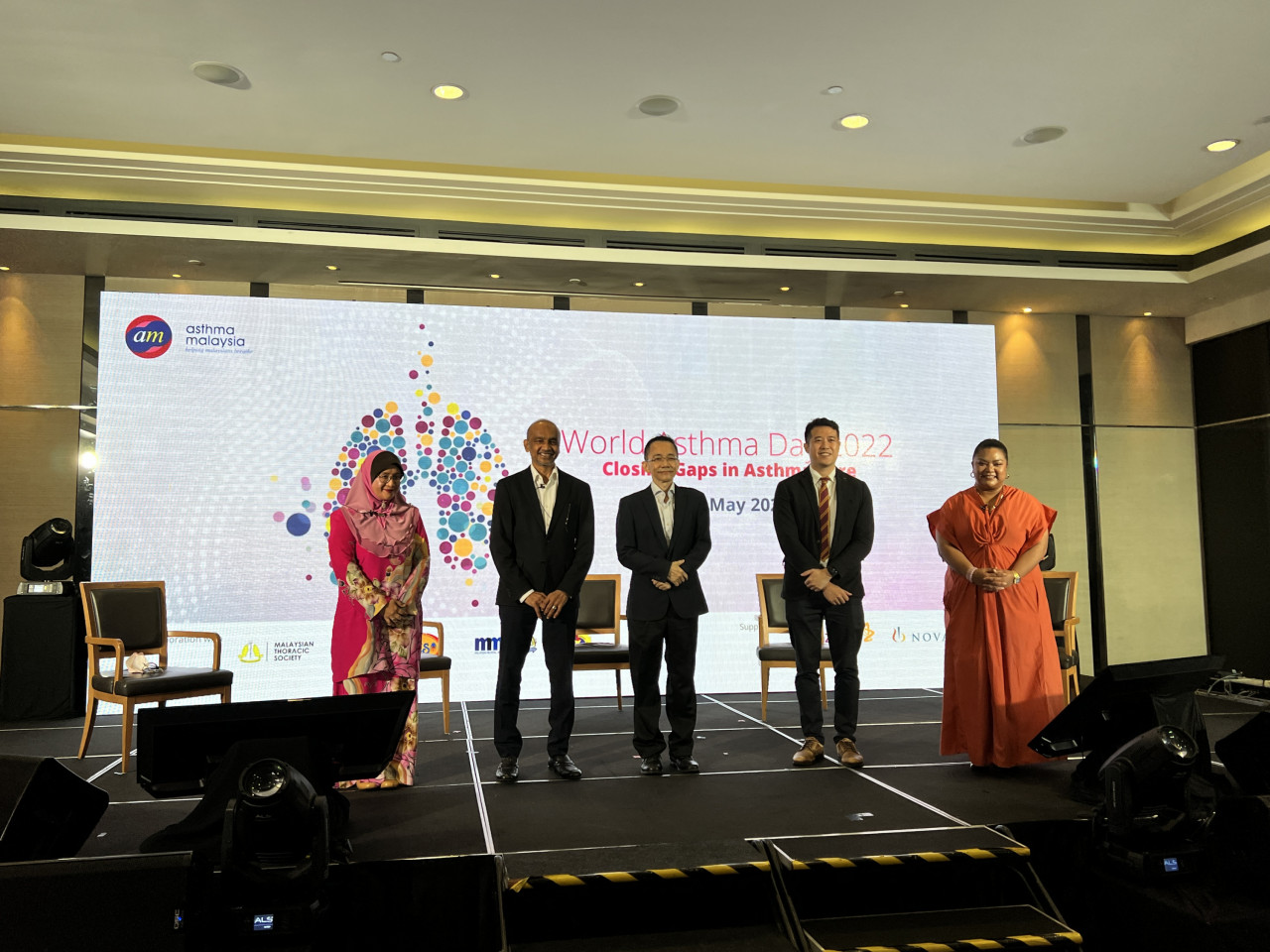 (From left) Dr Sri Wahyu Taher, Datuk Dr Abdul Razak Abdul Mutallif, Dr Pang Yong Kek, Dr Ernest Poh and radio personality Dina Nadzir. – HAIKAL FERNANDEZ/The Vibes pic