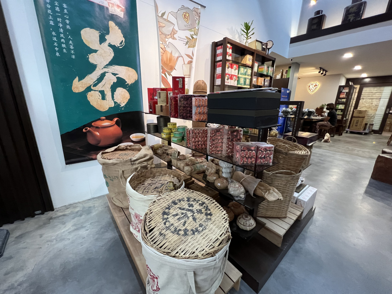 (Above and below) For 77 years and three generations, Kean Guan Tea Merchants has been at the centre of socio-economic progress within the area it resides. – AMALINA KAMAL/The Vibes pic