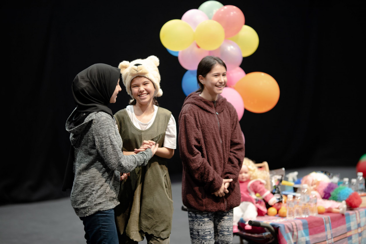 A Parastoo theatre production with refugee children. – Pic courtesy of Amin Kamrani
