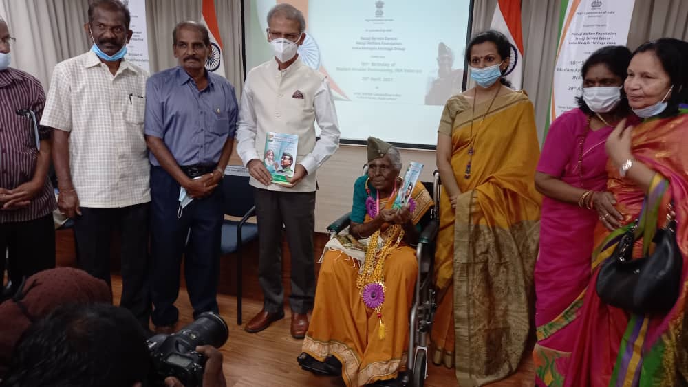 Anjalai attending the ‘Remembering the Rani of Jhansi Regiment’ event at the Netaji Subhash Chandra Bose Indian Cultural Centre in April last year. On her left is High Commissioner of India to Malaysia, Mridul Kumar. – HIMANSHU BHATT/ The Vibes pic