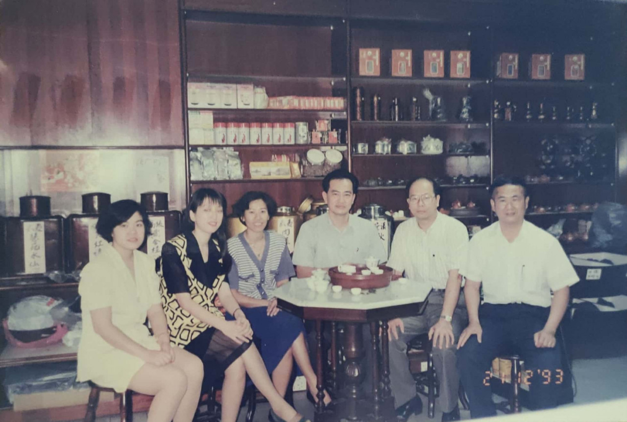 Pictured is KC’s father and mother seated in the middle with guests in a photo taken in 1993. His father, the second child out of 11 siblings, inherited the business from his grandfather who also had a wet/mini market business. – Pic courtesy of Koh Kian Chuan