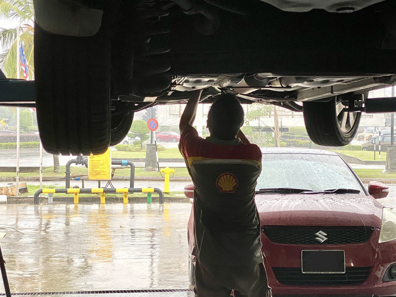 Finding the right mechanic: students hit ‘raw nerve’ with car scam article