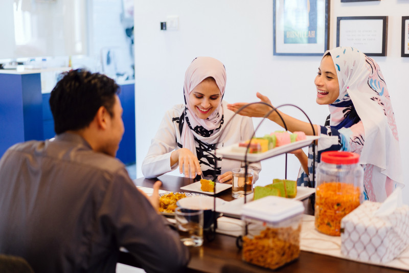 Healthy and mindful eating throughout the festive Raya season