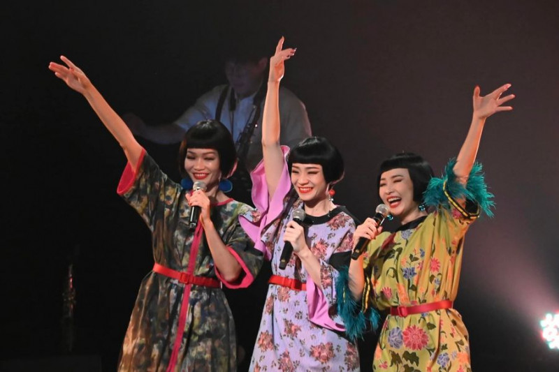 George Town Festival: crowds gather despite the elements