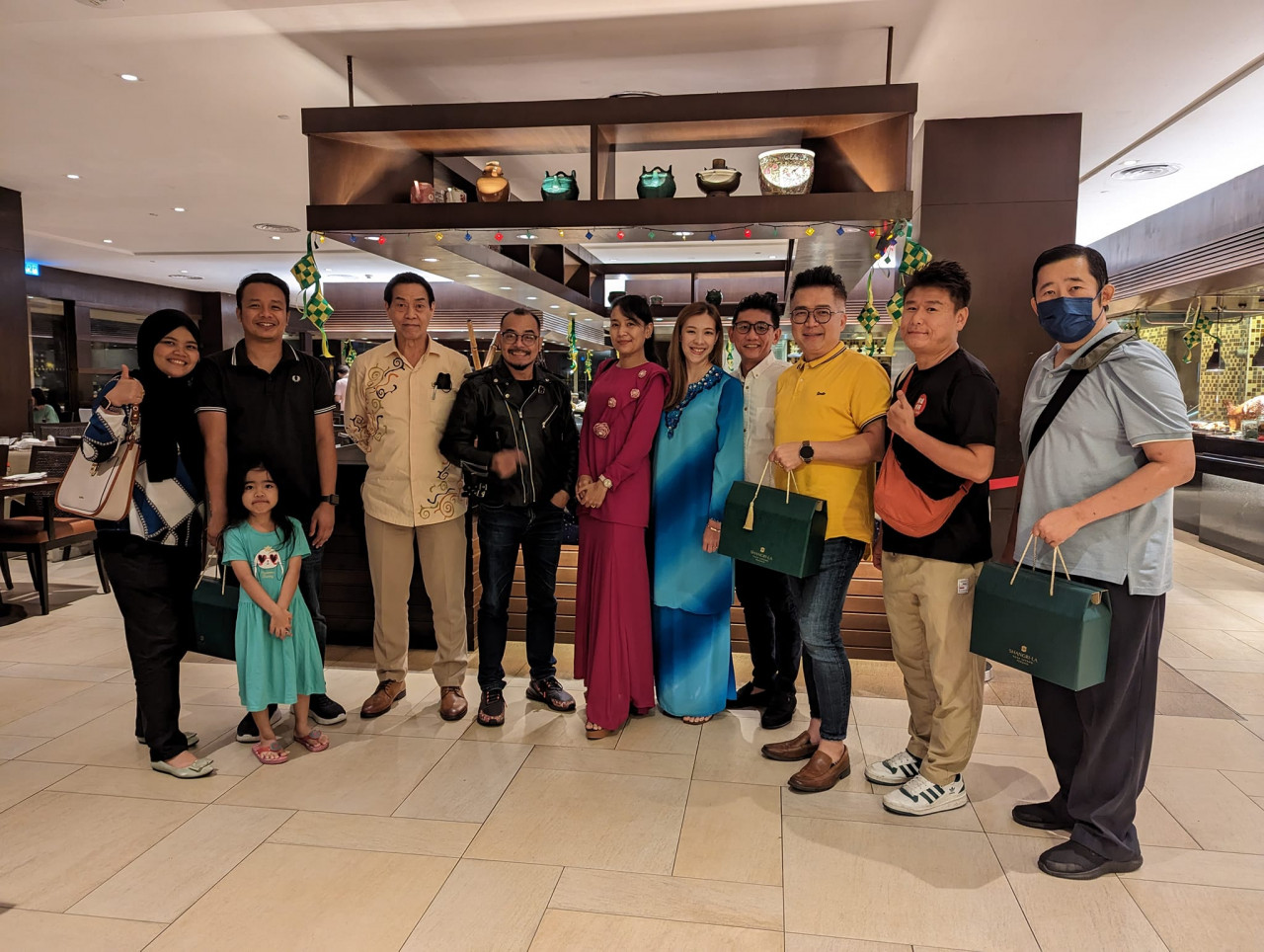 Tunku Sulaiman (third from left) with Penang travel bloggers. – Pic courtesy of Shangri-La Rasa Sayang
