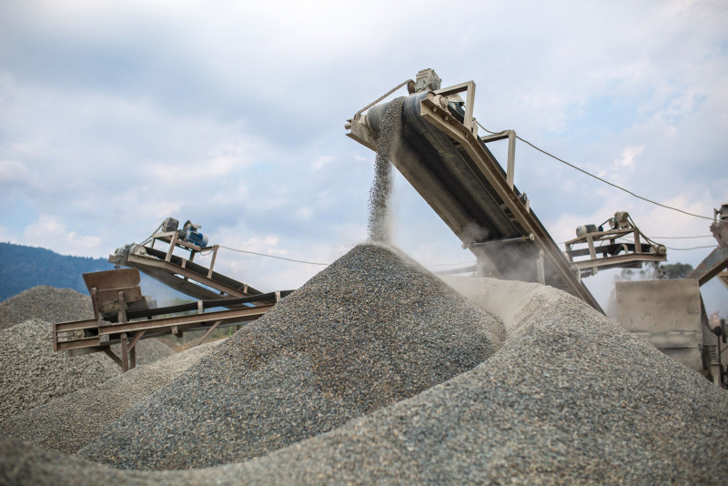 Coffee grounds for stronger concrete and less waste
