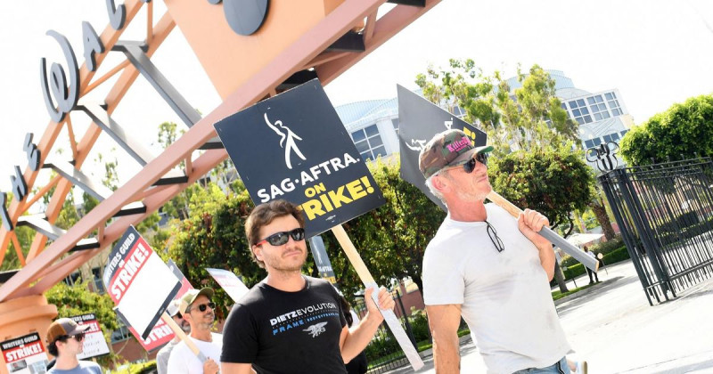 Hollywood writers to resume talks over strike