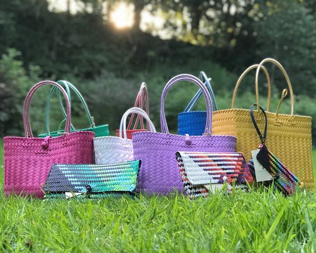 Handwoven in the forests but these Penan-created bags are designed for city chic. These bags are strong, durable, and washable and are available in various sizes to suit different occasions. – Penan Women Project pic