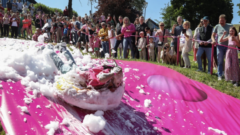 Lithuania capital turns pink for love of beetroot soup