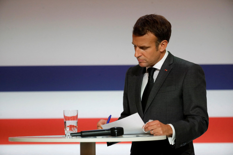 It is written: why France holds to analysing handwriting