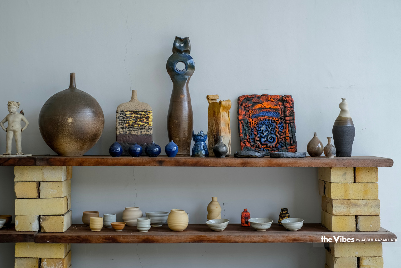 Some ceramic arts and potteries by the artists of the Sasaran Art Association. – ABDUL RAZAK LATIF/The Vibes