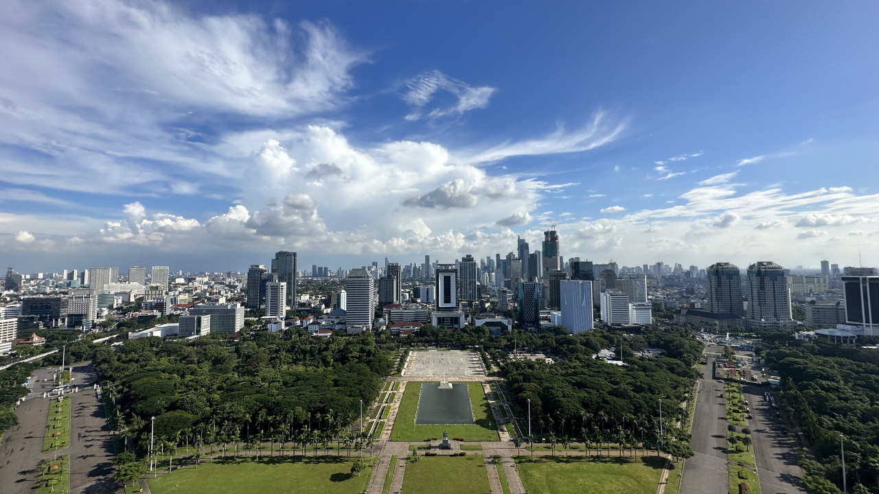 A magnificent view of Jakarta from atop the National Monument. – Lancelot Theseira pic