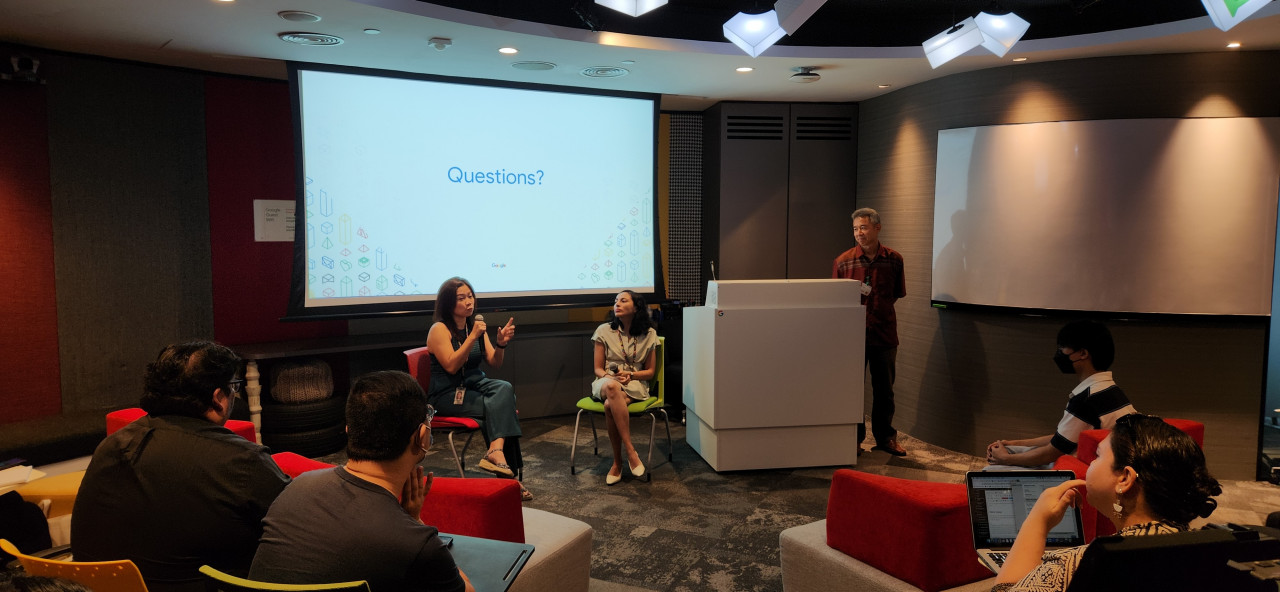 Jenny Lim, the SEA Performance Solutions lead at Google, talking with Nadia and the assembled media on parenting in the internet era in the last few years. – Pic courtesy of Google Malaysia