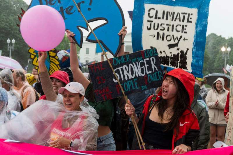 Media’s climate crisis coverage favours denial and avoidance: study