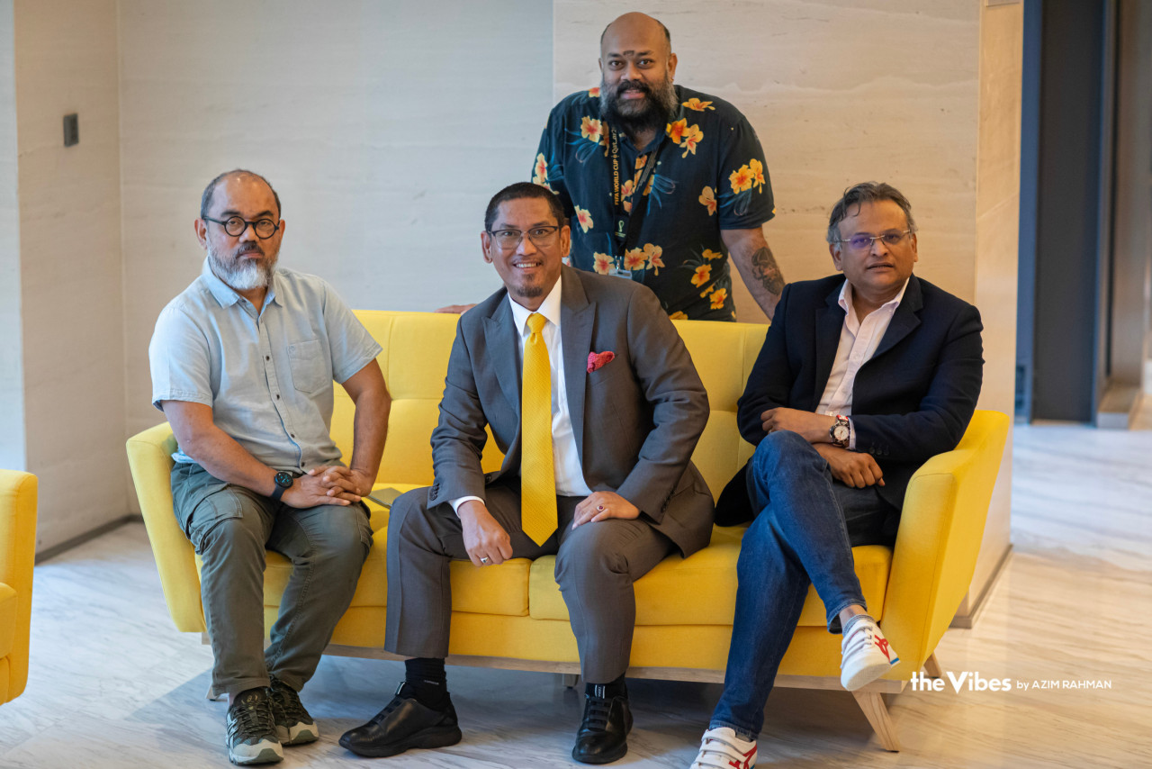 (From left) Petra News chief executive Datuk Zainul Arifin Mohamed Isa, Datuk Seri Ahmad Faizal Azumu, The Vibes’ sports and fitness editor T. Vignesh and  Petra News editor-in-chief Terence Fernandez after the podcast recording. – AZIM RAHMAN/The Vibes pic