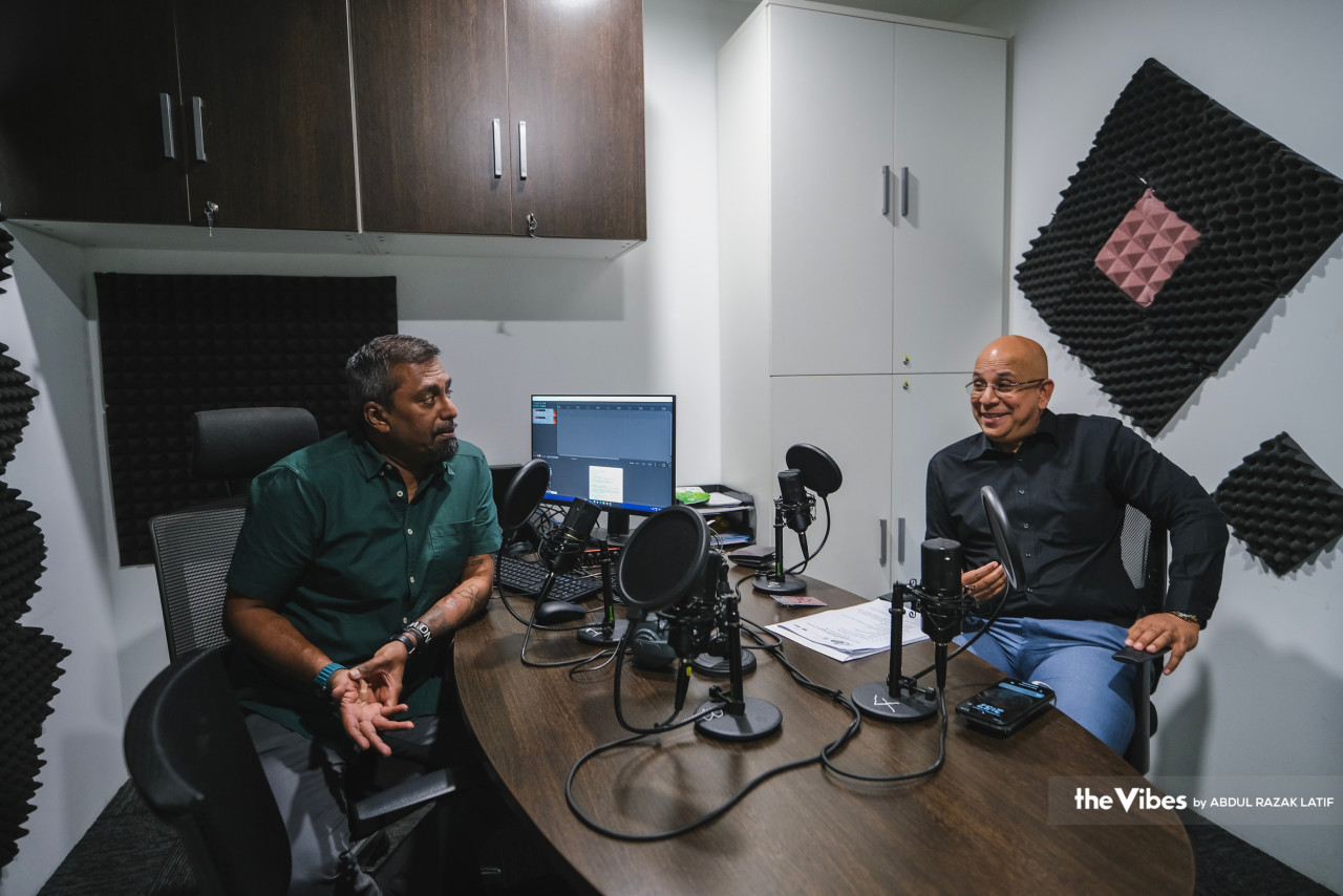 Dr Balachandran with Manvir in the studio. – ABDUL RAZAK LATIF/The Vibes pic