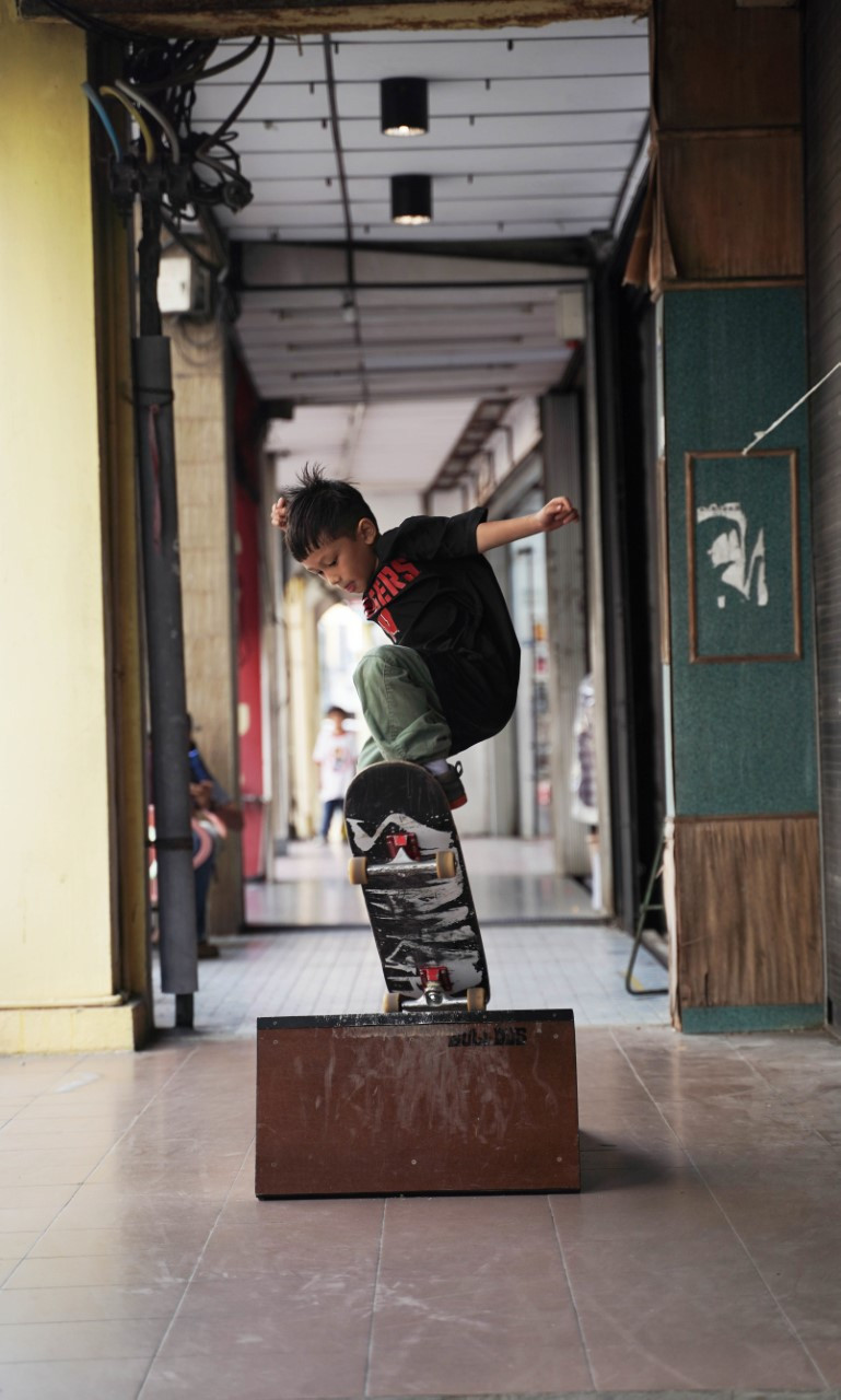 Muar Collectorspace also provide skateboarding classes for children. – Pic courtesy of Muar Collectorspace