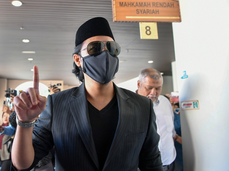 Syamsul Yusof does not want to divorce Puteri Sarah, court told 