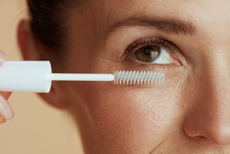 TikTok beauty: castor oil for naturally long and voluminous lashes