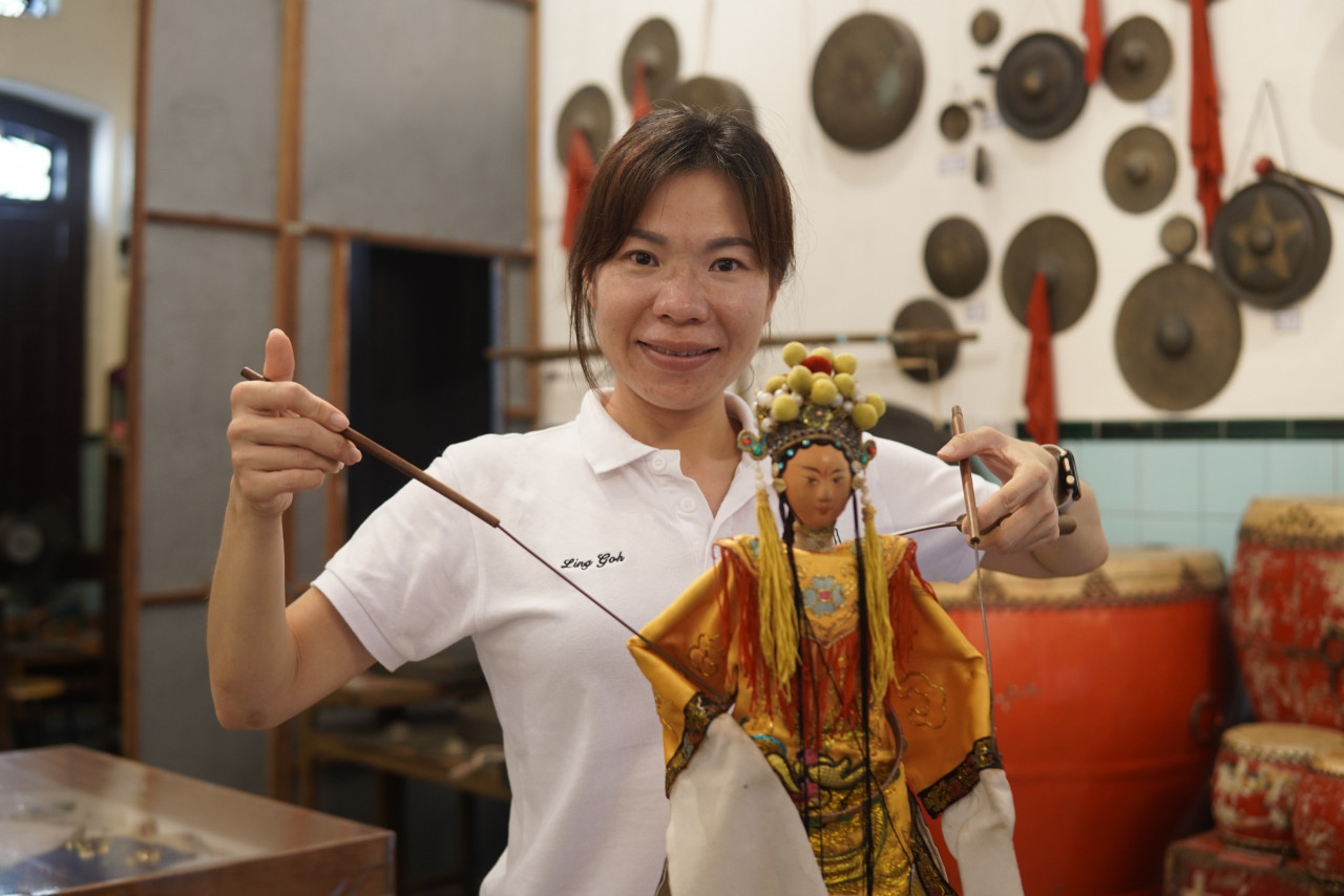 Toh's children, Ling Goh (seen here) and Elvis Goh, are accomplished performers in their own right. – Pic courtesy of Pusaka
