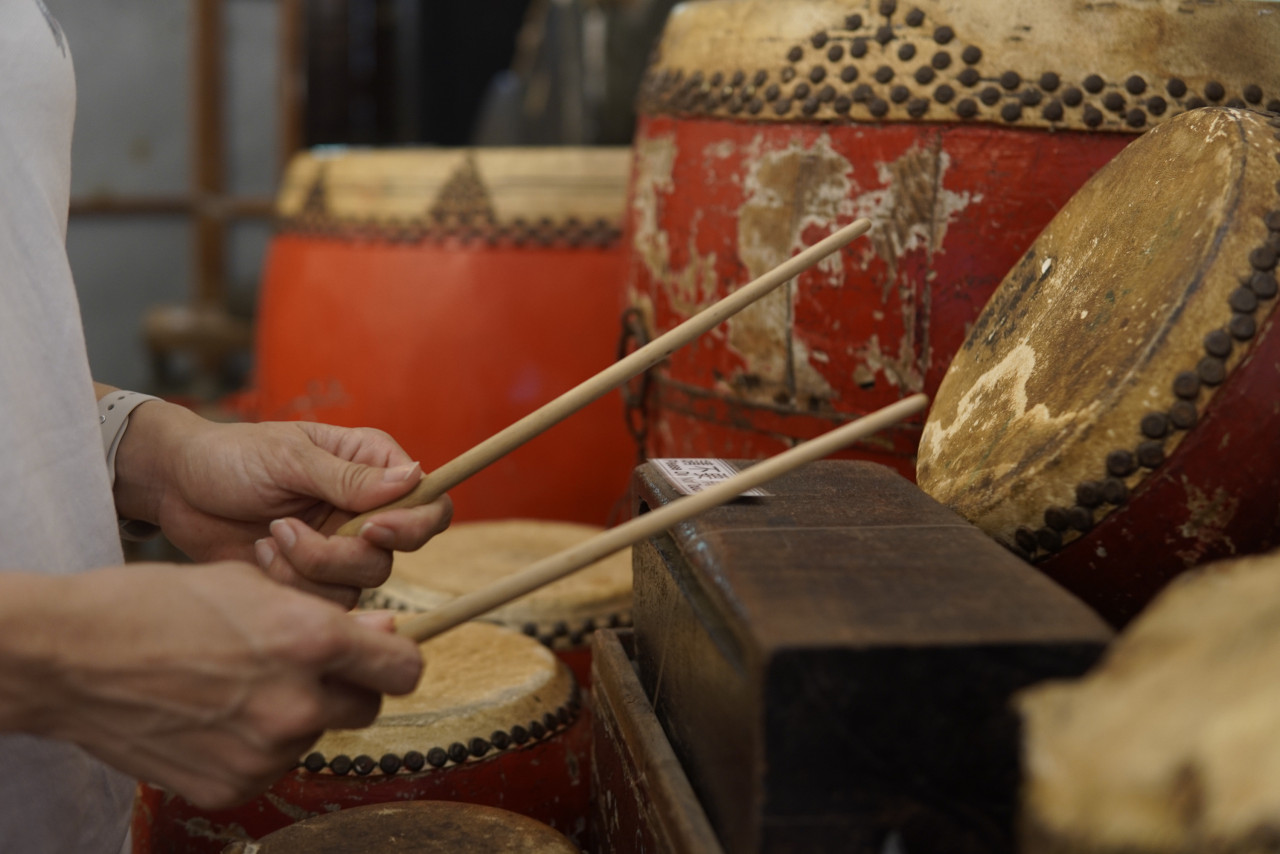 The orchestra backing the opera comprises gongs, drums, erhu and cymbals. – Pic courtesy of Pusaka