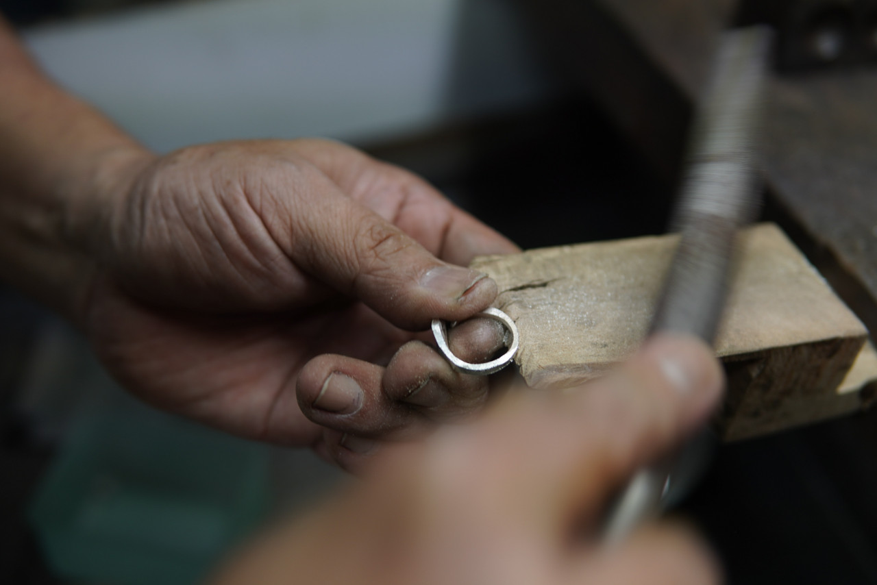 To become a skilled worker, you need to sit down and work everyday. After 10 years, 20 years, then you become an expert, says Chin. – Pic courtesy of Pusaka