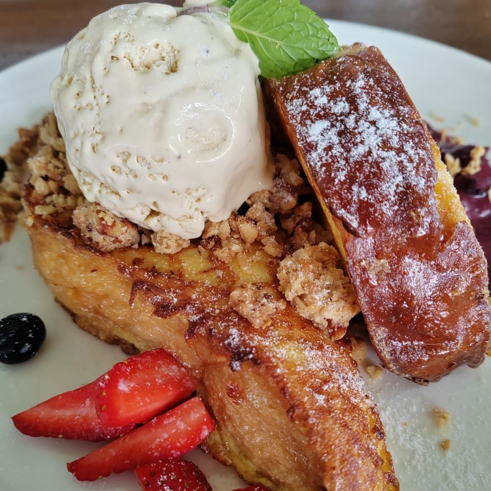 The Mixed Berry French Toast is a delightful medley of textures as brioche bread, homemade ice cream, juicy fruit, and the crunchy berry crumble comes together. – Haikal Fernandez pic