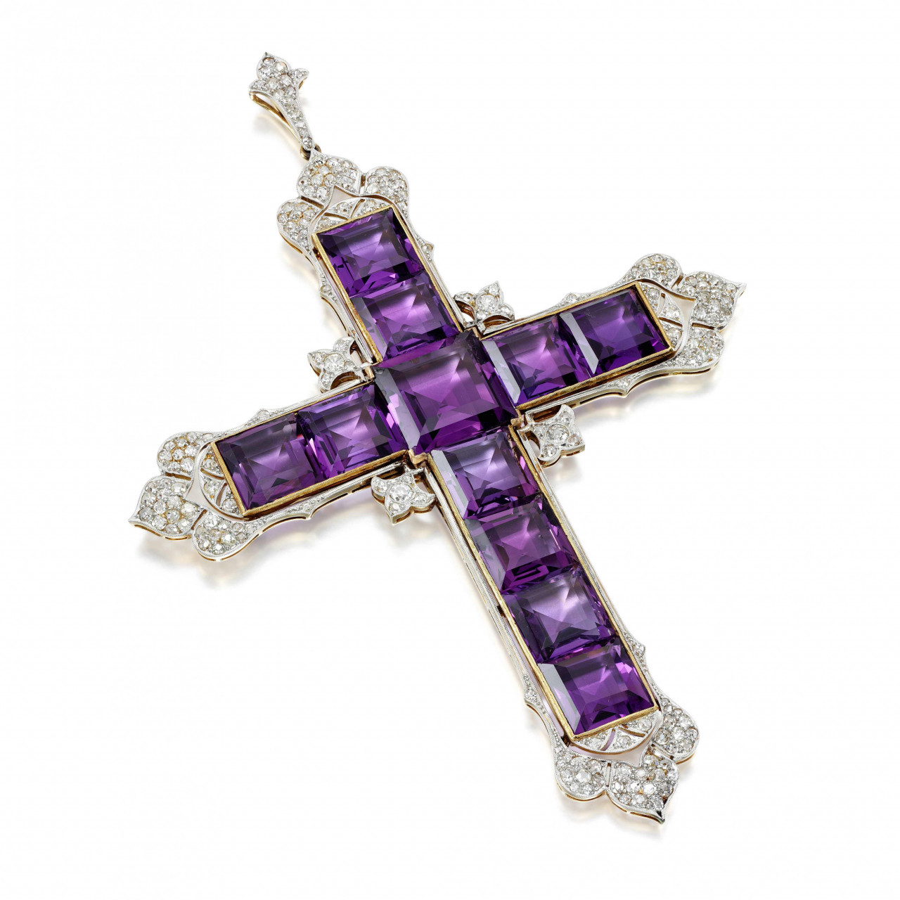 Sotheby's described the pendant as the Fleurée cross set with square-cut amethyst and accented by circular-cut diamonds. – Sotheby's pic
