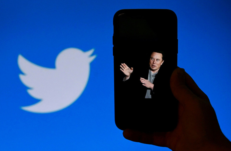 To tweet is to pollute?