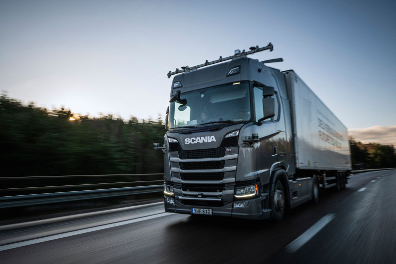 Self-driving lorries hit the road in Sweden