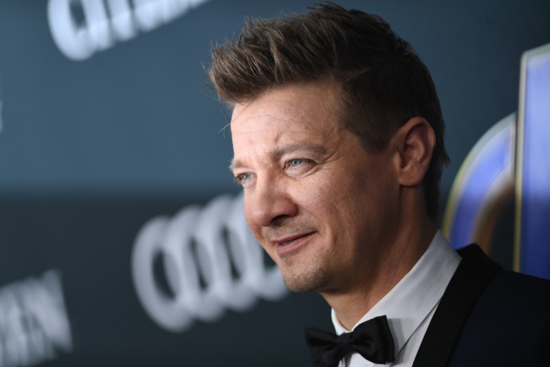 Jeremy Renner released from hospital following snowplow accident 