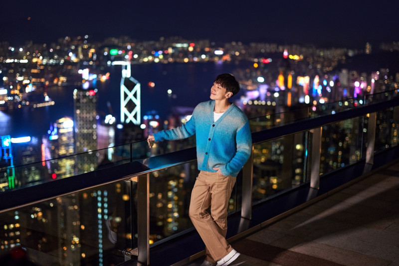 International star Rain celebrates Christmas in Hong Kong as city reopens