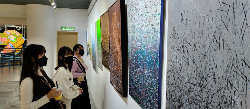 Green tranquility, natural beauty takes centre stage at ‘Alam’ art exhibition 