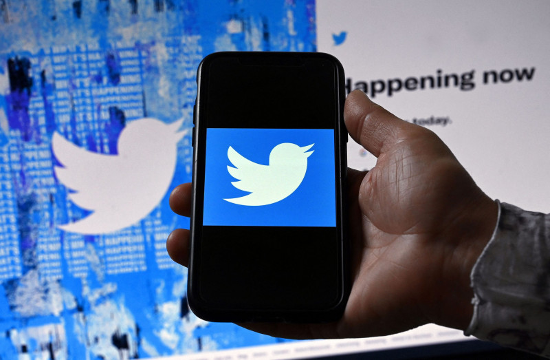 Journalists have much to lose if Twitter dies