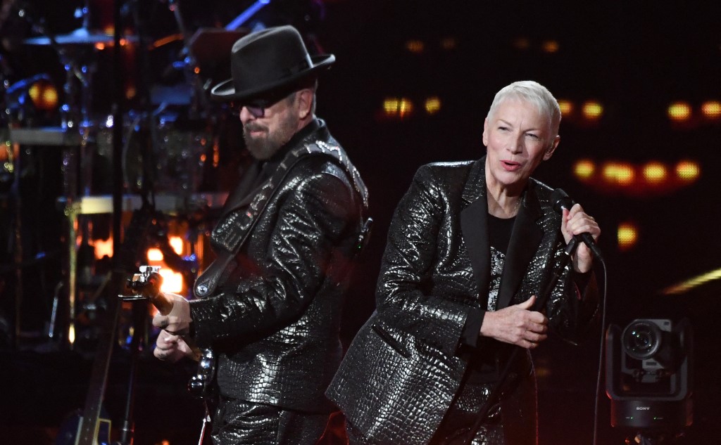 Inductees British musicians Annie Lennox and Dave Stewart of Eurythmics perform on stage during the 37th Annual Rock and Roll Hall of Fame Induction Ceremony. – AFP pic