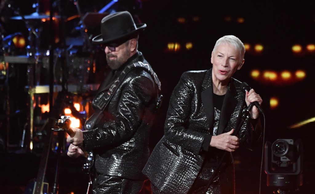Inductees British musicians Annie Lennox and Dave Stewart of Eurythmics perform on stage during the 37th Annual Rock and Roll Hall of Fame Induction Ceremony. – AFP pic