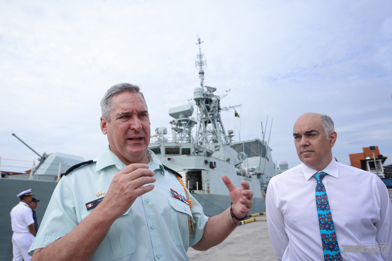 Canadian Defence Advisor to Malaysia, Lieutenant Colonel Jason King (left) and Robson. – NOOREEZA HASHIM/The Vibes pic
