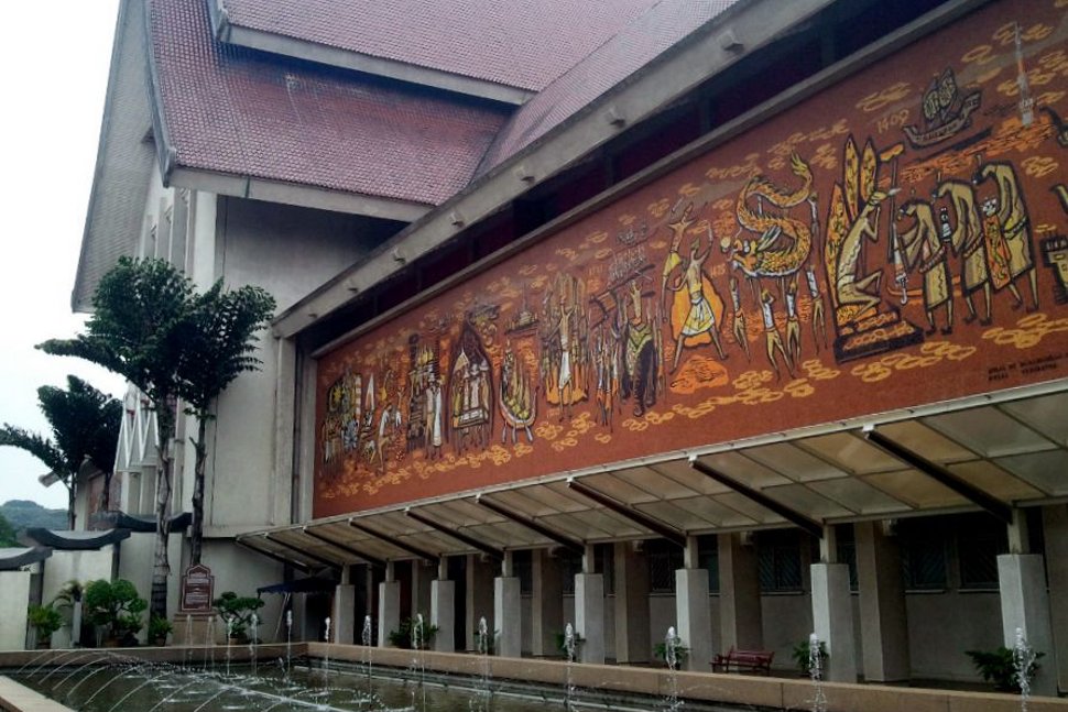 Laitong's mural still adorns the National Museum building to this day. – Pic courtesy of KLIA2.info