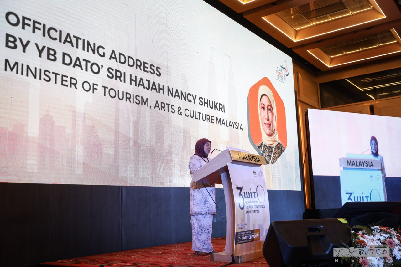 Nancy Shukri delivering her address at the opening ceremony of the World Islamic Tourism Conference today at World Trade Centre, KL. – SYEDA IMRAN/The Vibes pic