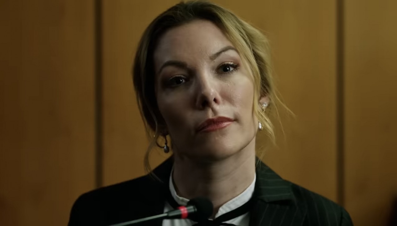 Megan Davis as Amber Heard. – Screen grab