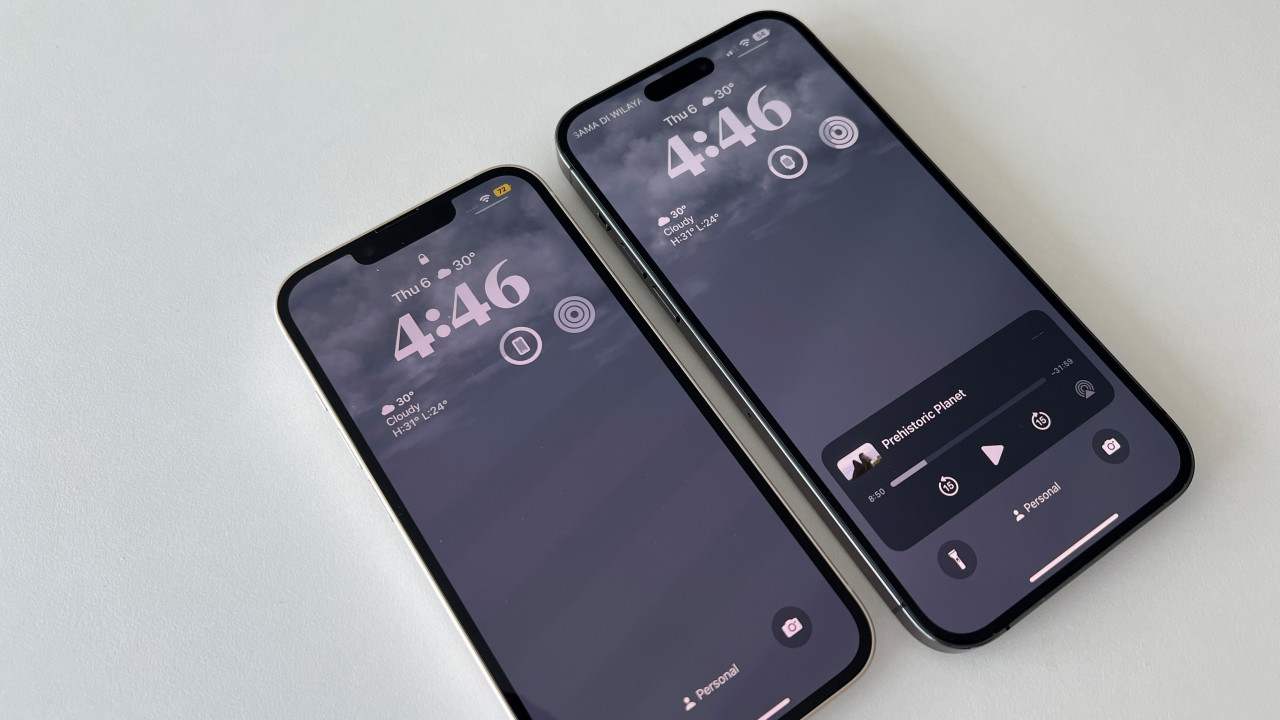 While iOS16 brought widgets to the lock screen for current and earlier models of iPhones, only the 14’s Pro lineup has the always-on feature that’s smart enough to dim when it goes into your pocket. – Haikal Fernandez pic
