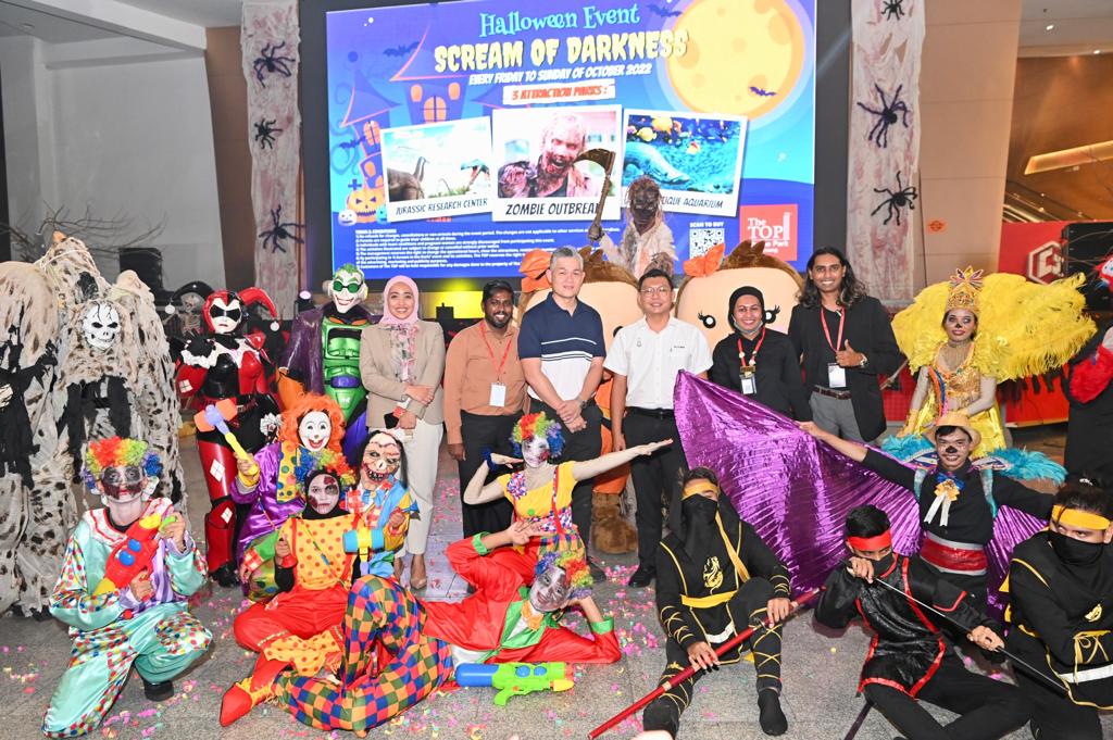 Komtar assemblyman Teh Lai Heng (fourth from left) launching the Halloween zombie zone at The Top Penang theme park. – Pic courtesy of The Top