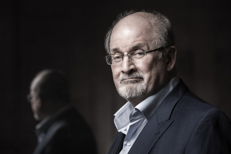 Rushdie lost sight in eye, use of hand in attack: agent